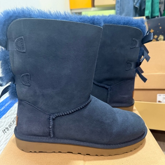 UGG BAILEY BOW II Womens Boots navy size 7 US - Picture 4 of 6